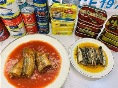 ปลาแมคเคอเรลในซอสมะเขือเทศ